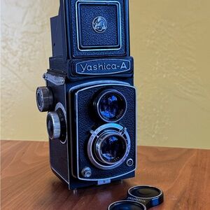 Vintage Yashica A Twin Lens Reflex 120 Medium Format Camera